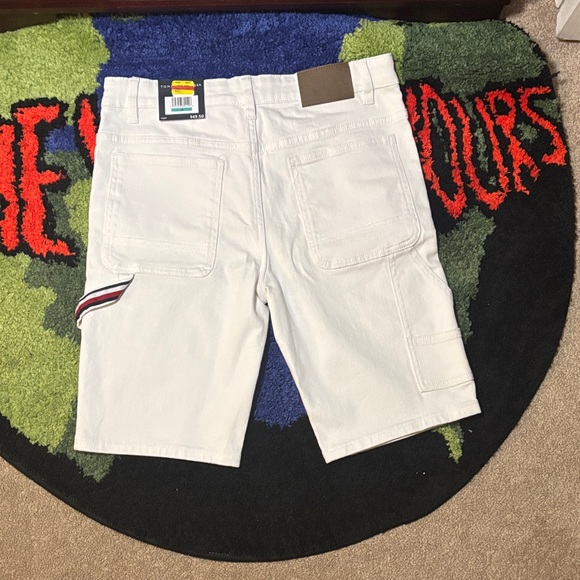 Tommy Hilfiger White Men's Shorts - Picture 2 of 4